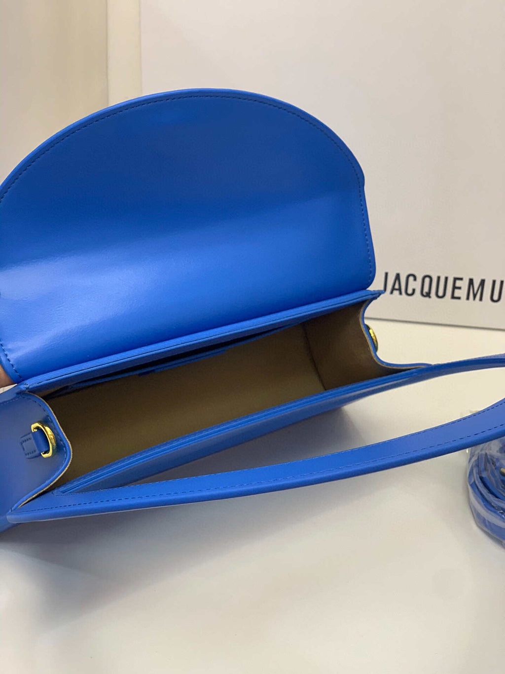 Jacquemus 213BA003 Le sac Rond Circle purse Blue