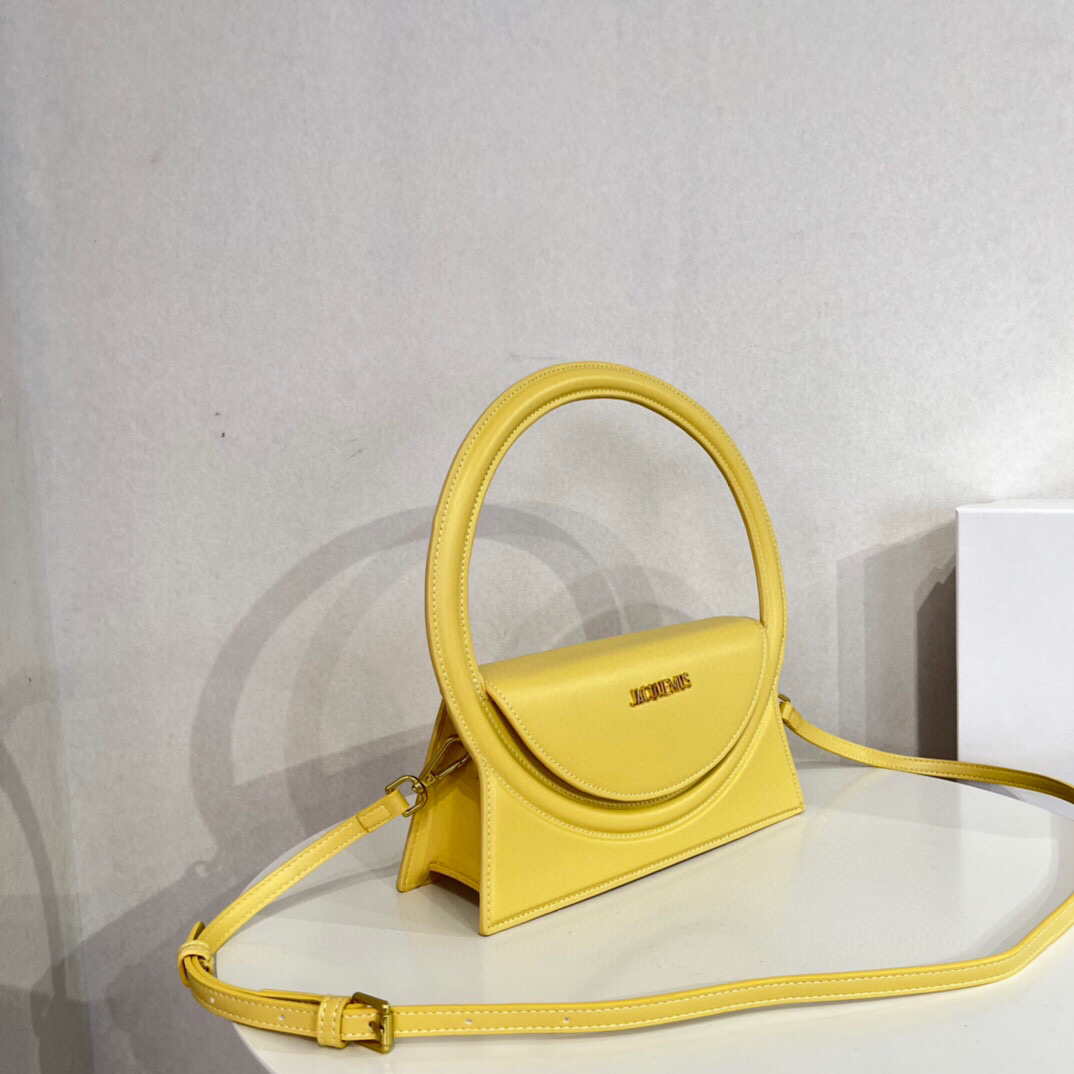 Jacquemus 213BA003 Le sac Rond Circle purse Yellow