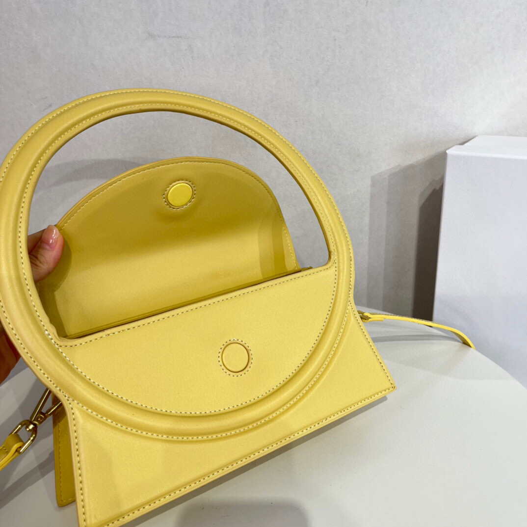 Jacquemus 213BA003 Le sac Rond Circle purse Yellow