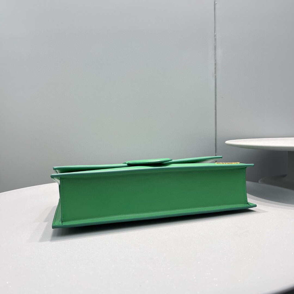 Jacquemus 221BA014 Le Bambinou Envelope handbag Green