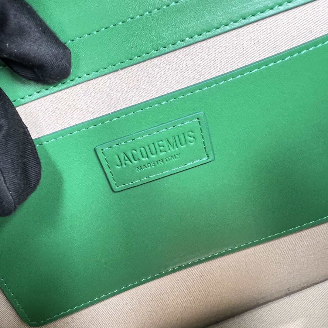Jacquemus 221BA014 Le Bambinou Envelope handbag Green