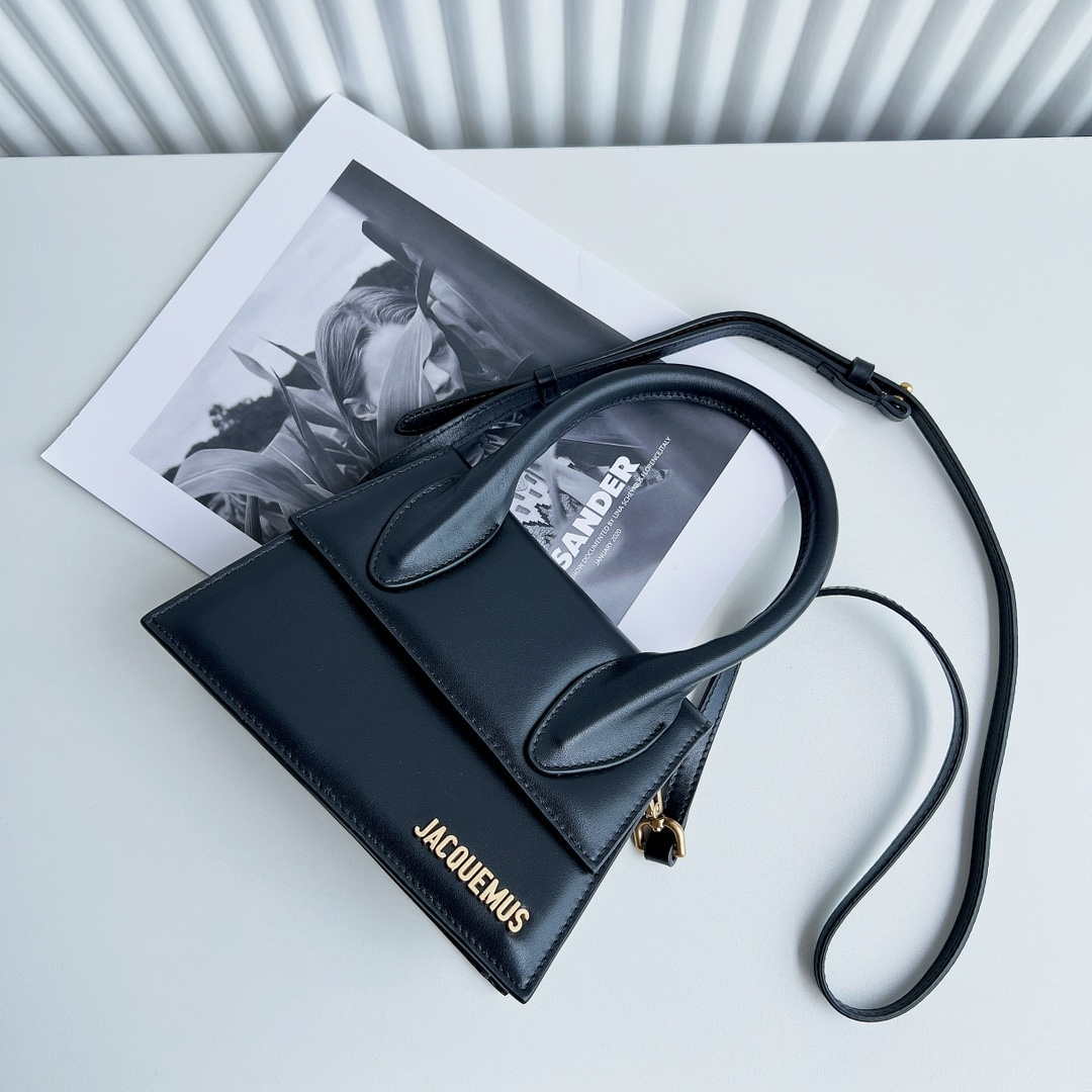 Jacquemus 222553 Black 'Le Chiquito Moyen' Bag