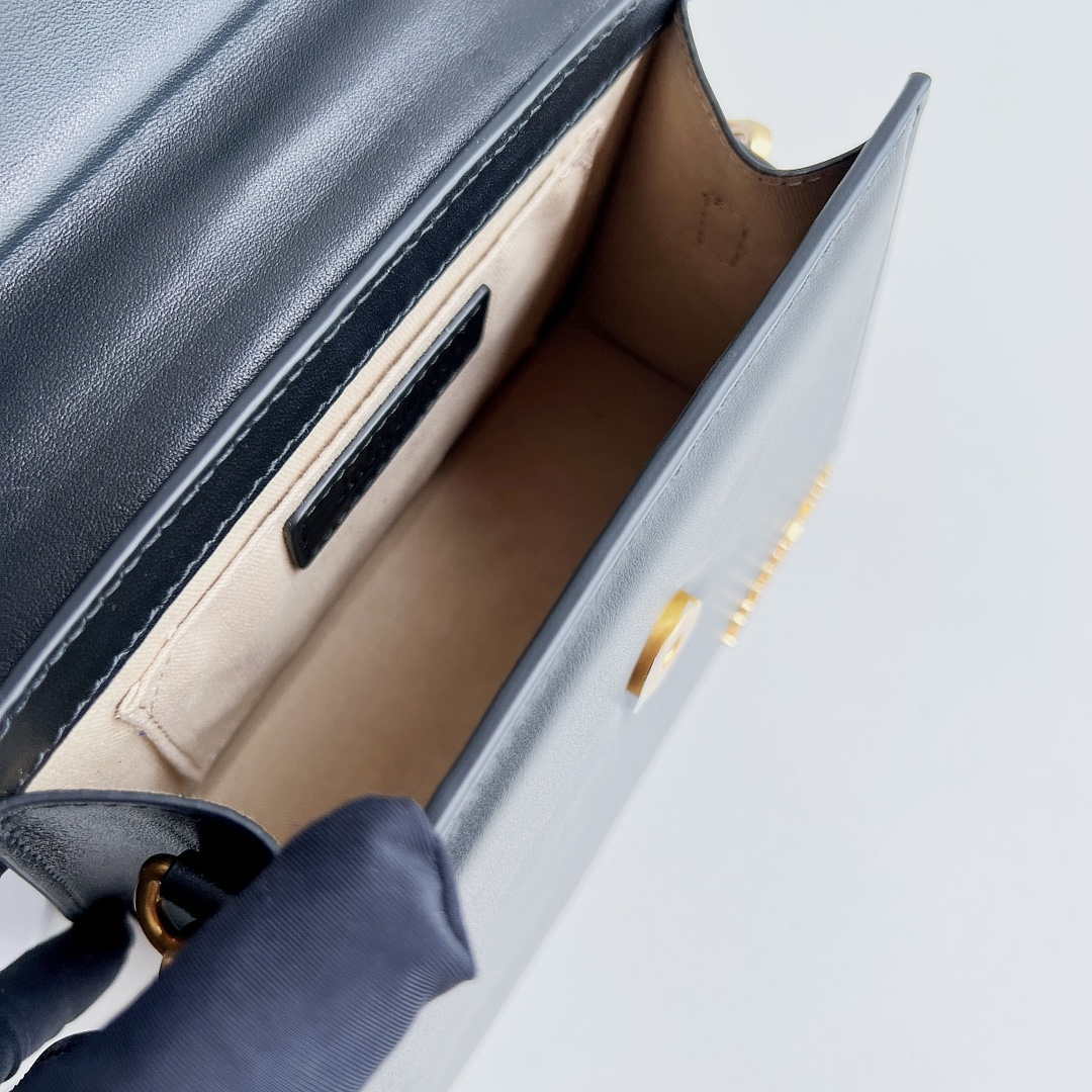 Jacquemus 222553 Black 'Le Chiquito Moyen' Bag