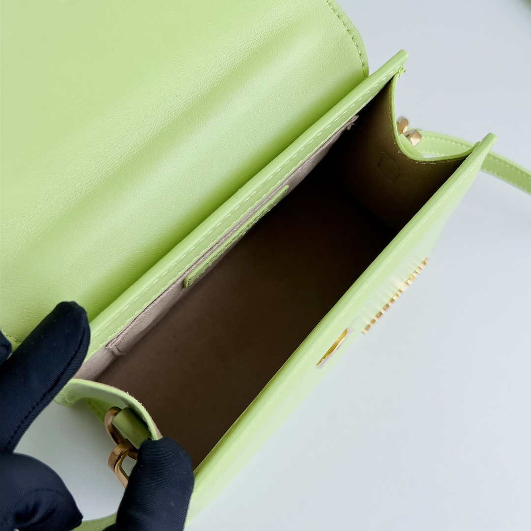 Jacquemus 222553 Lemon Green 'Le Chiquito Moyen' Bag