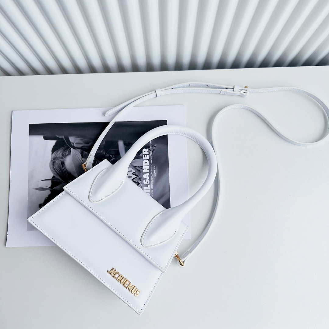Jacquemus 222553 White 'Le Chiquito Moyen' Bag