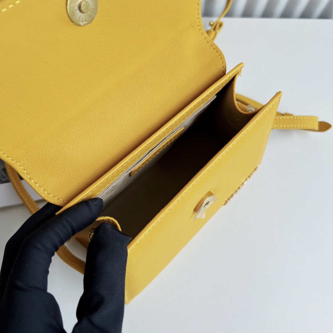 Jacquemus 222553 Yellow 'Le Chiquito Moyen' Bag