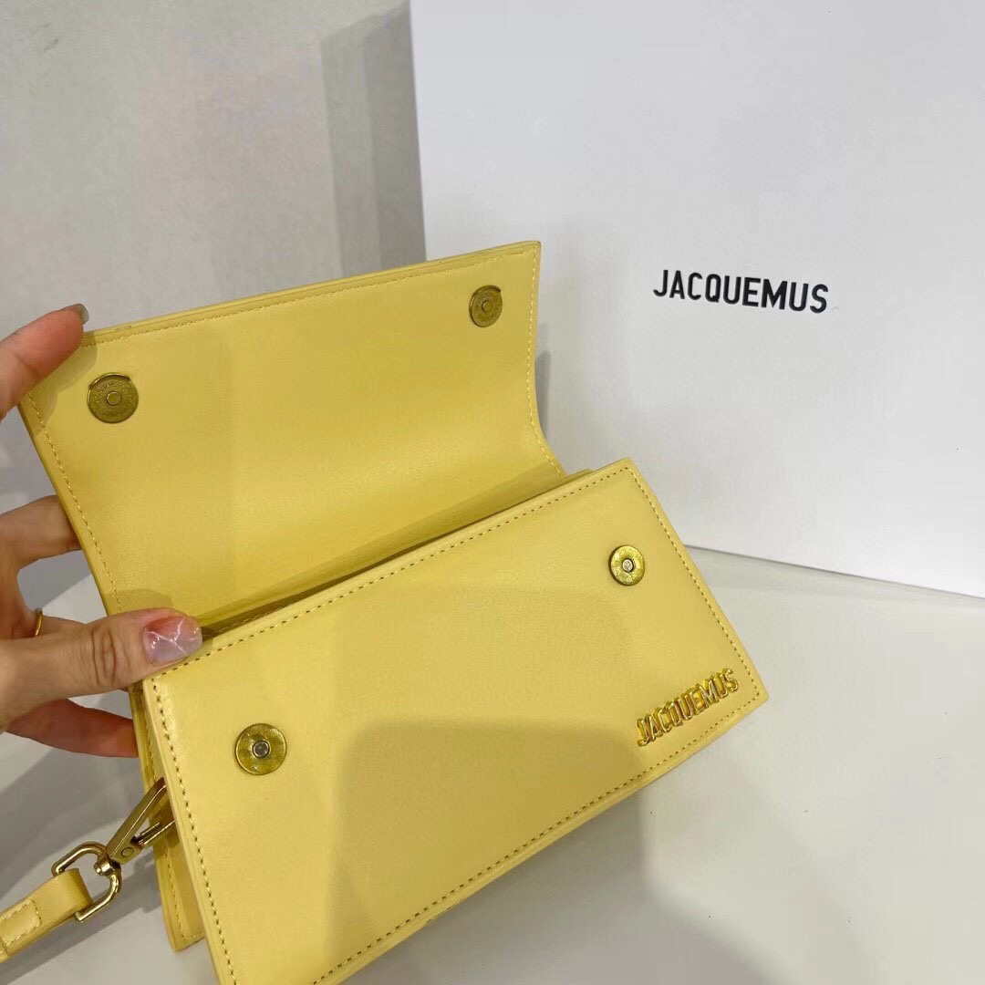 Jacquemus Le grand Chiquito 213BA003 Yellow
