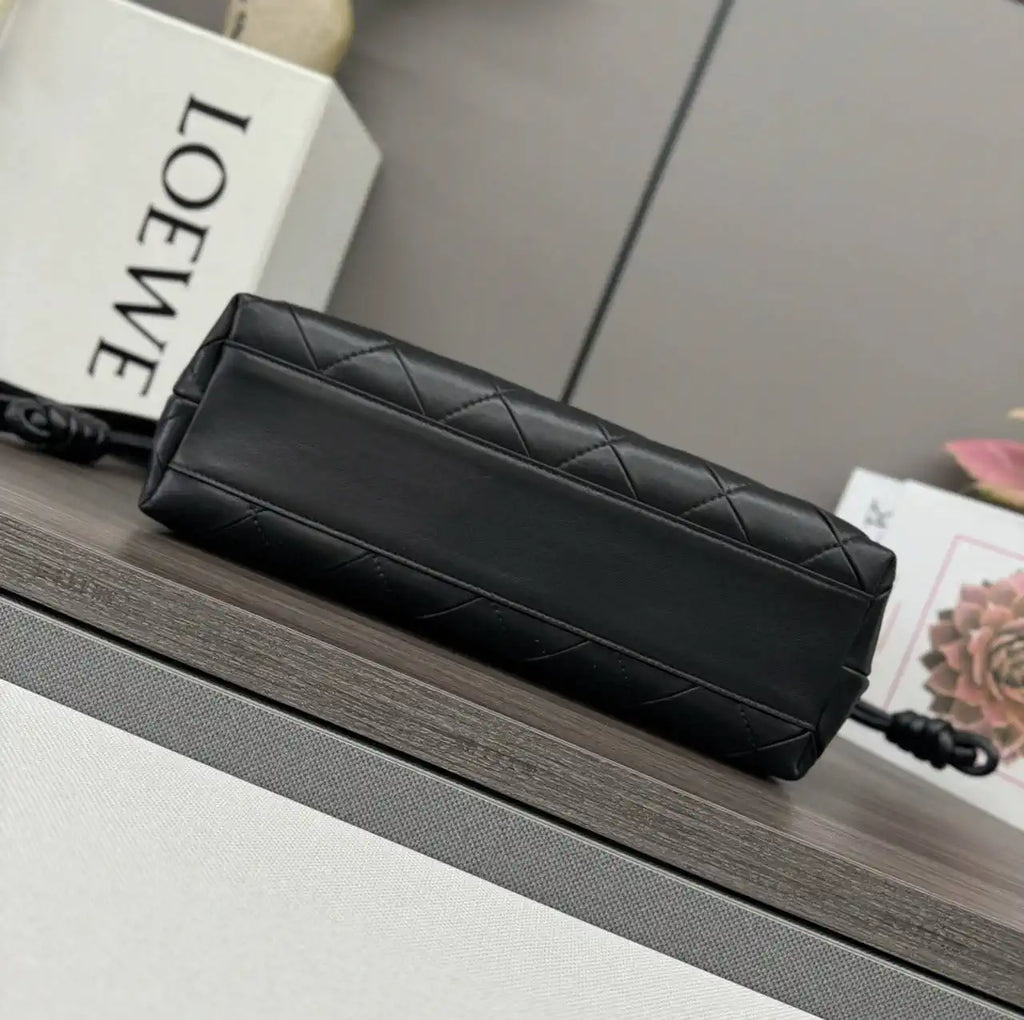 Loewe 262487 Medium Flamenco clutch in nappa calfskin A411FC1XBF Black