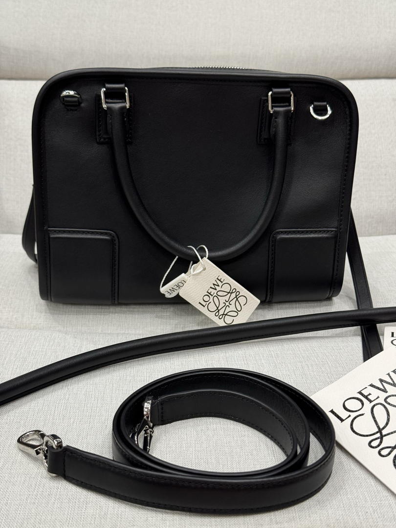 Loewe A039AS0X01 Small Amazona 180 bag in soft calfskin Black