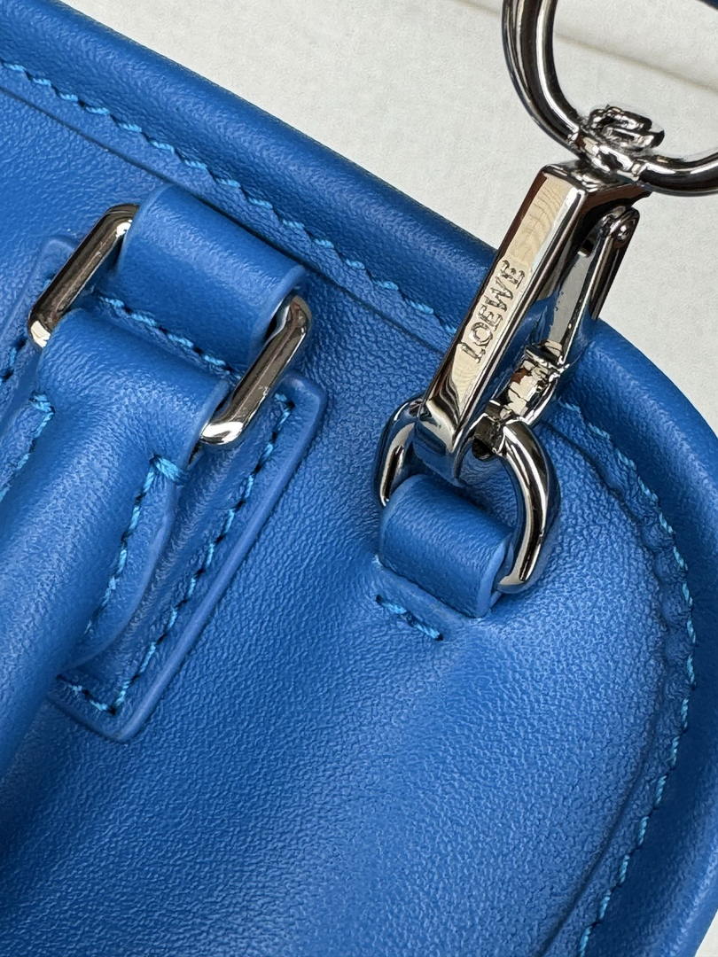 Loewe A039AS0X01 Small Amazona 180 bag in soft calfskin Blue