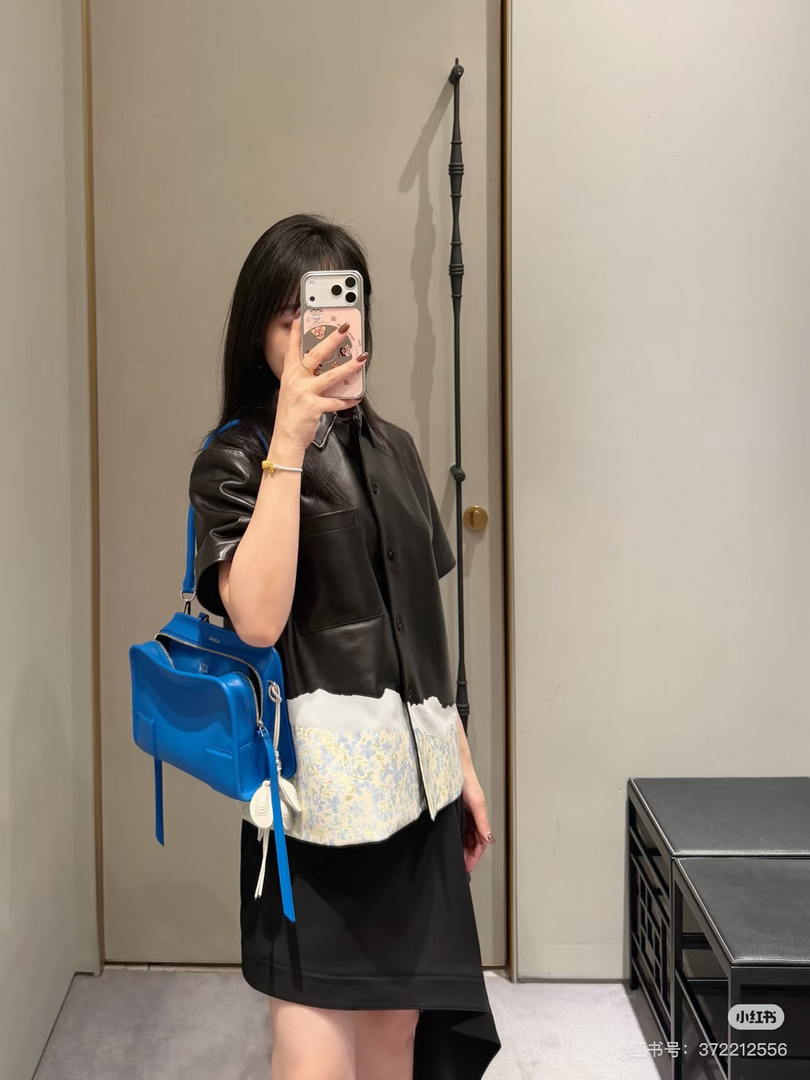 Loewe A039AS0X01 Small Amazona 180 bag in soft calfskin Blue