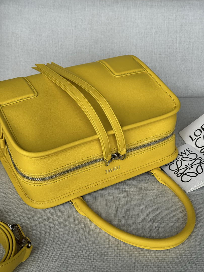 Loewe A039AS0X01 Small Amazona 180 bag in soft calfskin Yellow