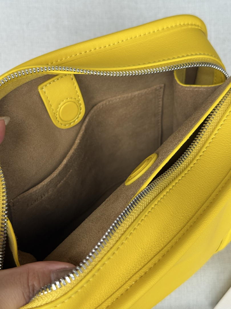 Loewe A039AS0X01 Small Amazona 180 bag in soft calfskin Yellow