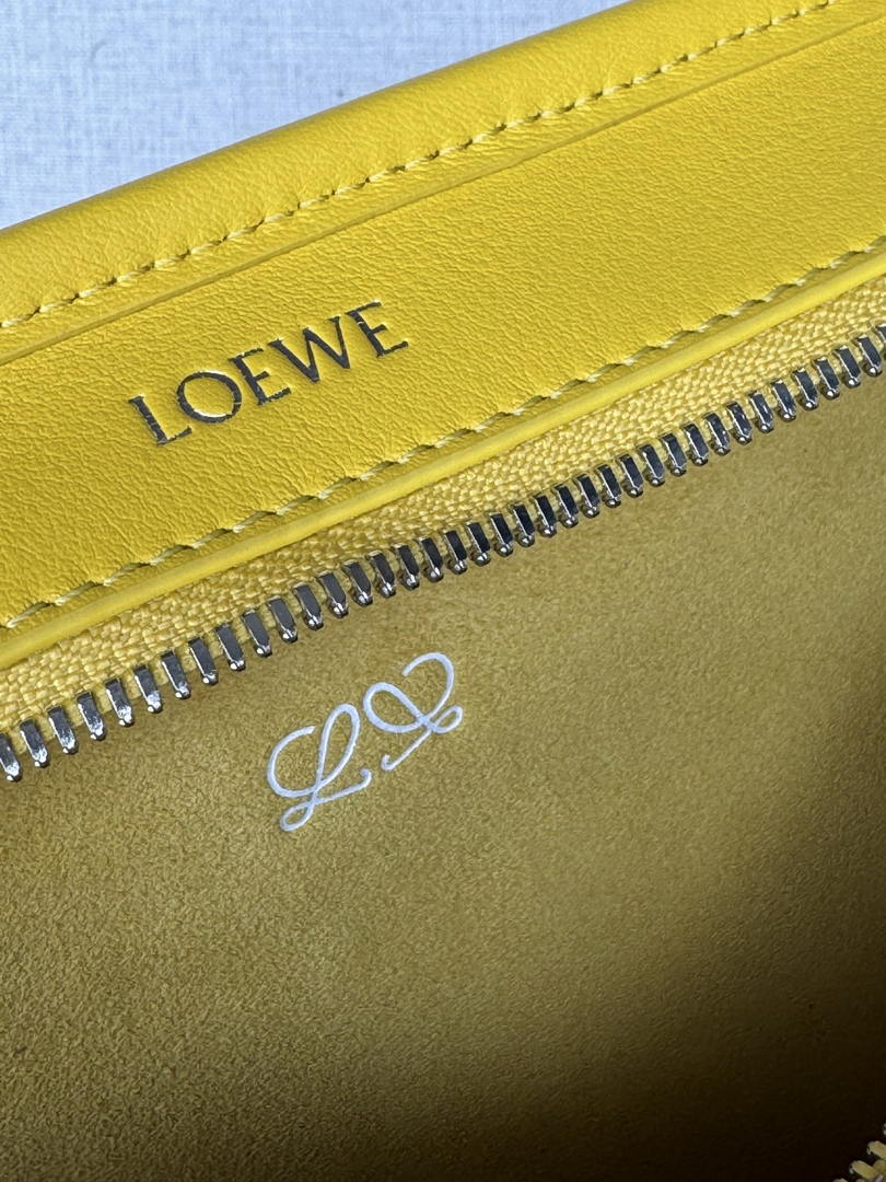 Loewe A039AS0X01 Small Amazona 180 bag in soft calfskin Yellow