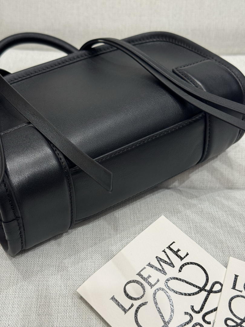 Loewe A039AS4X12  Mini Amazona 180 bag in soft calfskin Black