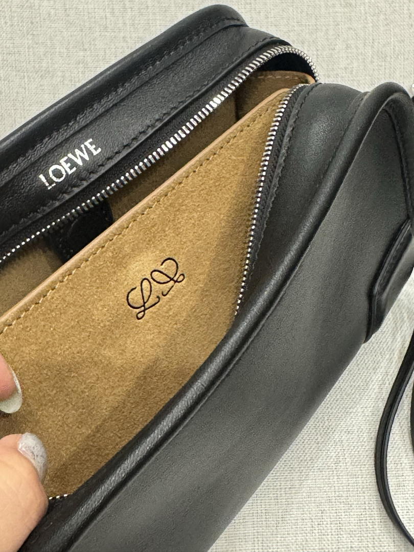 Loewe A039AS4X12  Mini Amazona 180 bag in soft calfskin Black