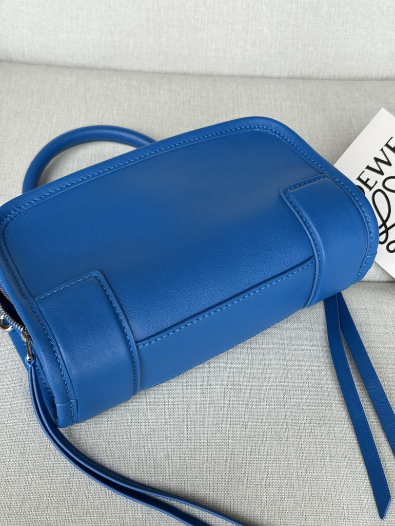 Loewe A039AS4X12  Mini Amazona 180 bag in soft calfskin Blue
