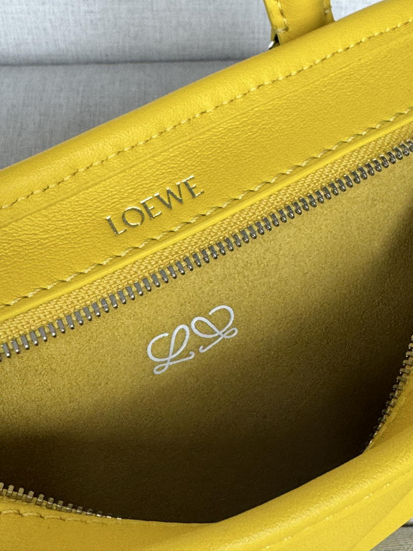 Loewe A039AS4X12  Mini Amazona 180 bag in soft calfskin Yellow