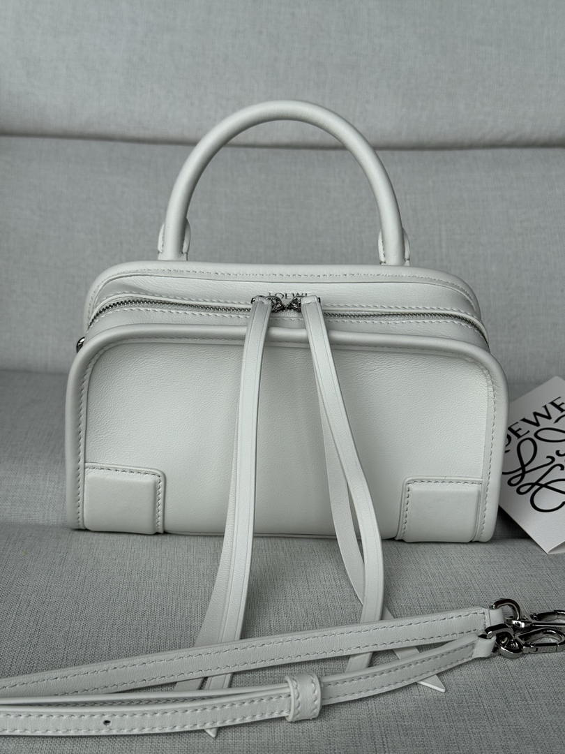 Loewe A039AS4X12  Mini Amazona 180 bag in soft calfskin White