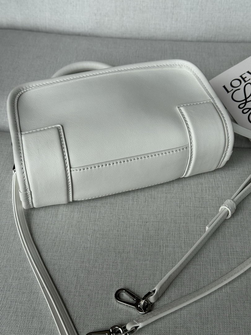 Loewe A039AS4X12  Mini Amazona 180 bag in soft calfskin White