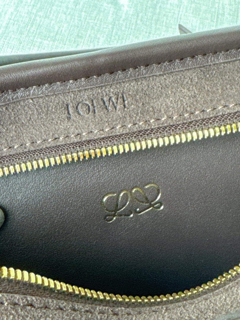 Loewe A039AS4X12  Mini Amazona 180 bag in Suede & soft calfskin Dark Brown