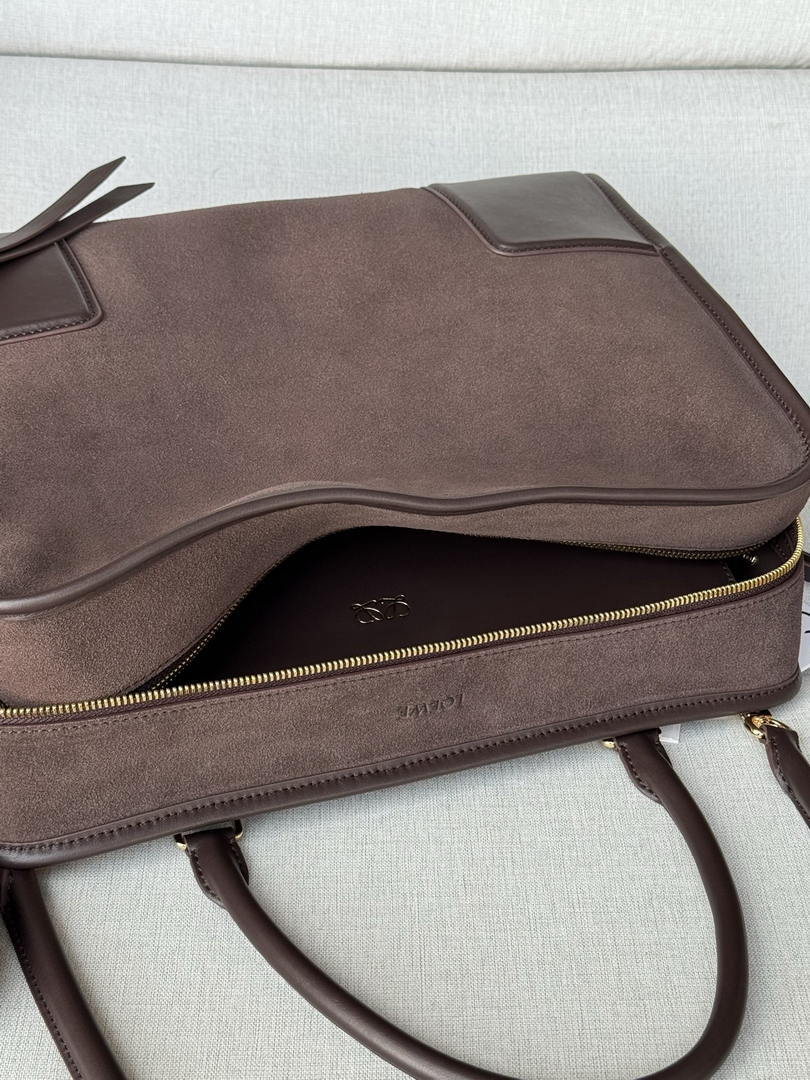 Loewe A039ASRX03 Large Amazona 180 bag in suede
