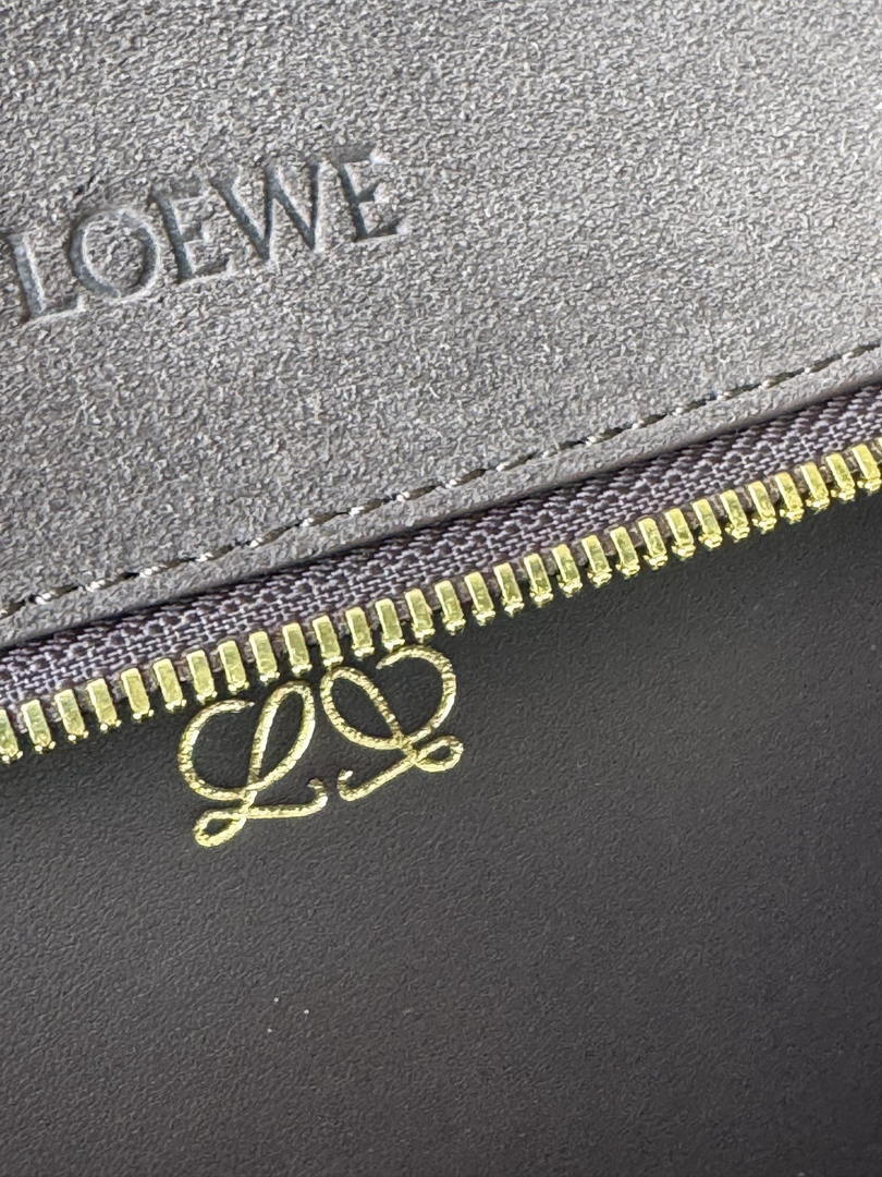 Loewe A039ASRX03 Large Amazona 180 bag in suede