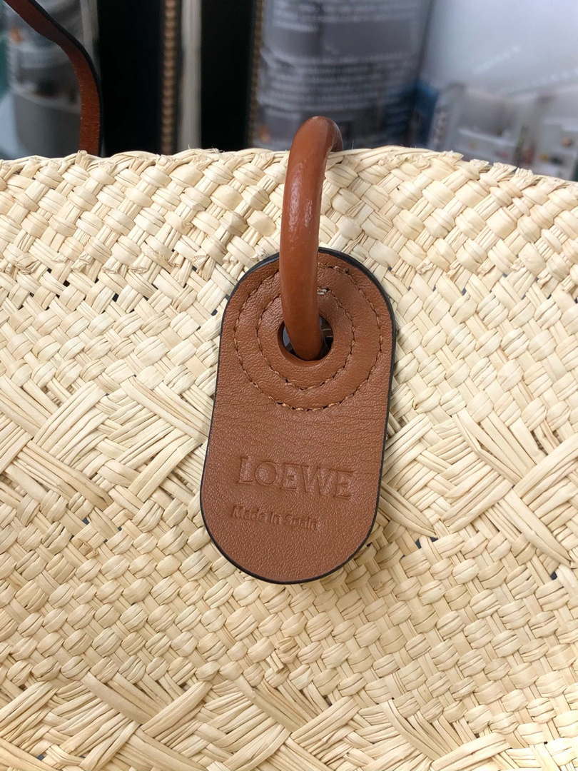 Loewe A223T43X02 Medium Anagram Basket bag in iraca palm and calfskin Natural Tan