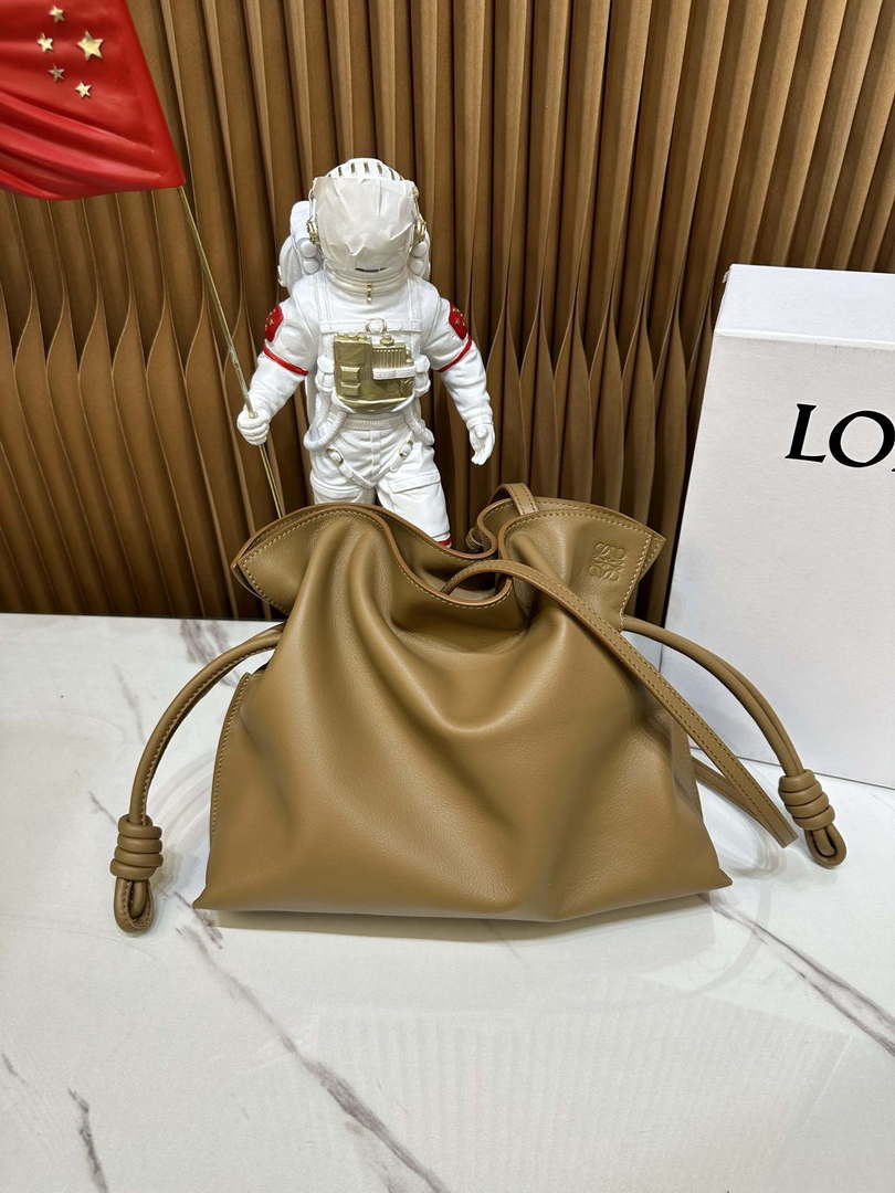 Loewe A411FC1X83 Flamenco clutch in Nappa Calfskin Loe8001 - Default Title - View 1