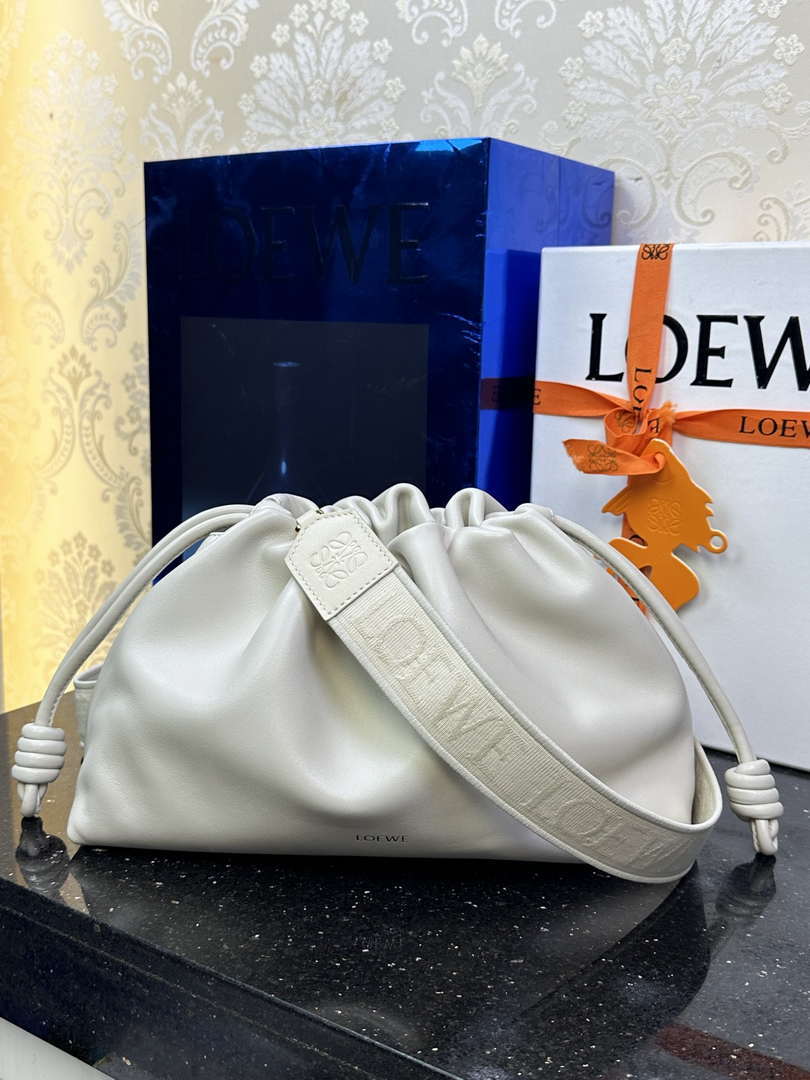 Loewe A411FCRX02 Medium Flamenco purse in mellow nappa lambskin L9020