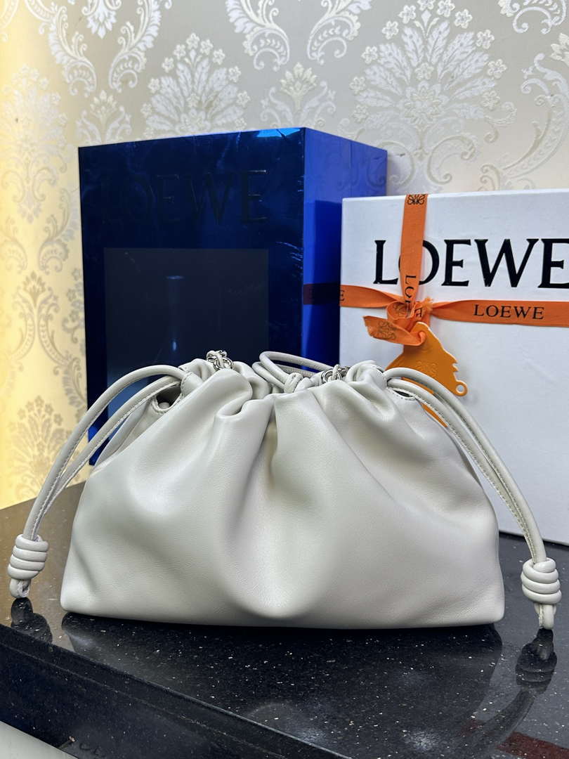 Loewe A411FCRX02 Medium Flamenco purse in mellow nappa lambskin L9020