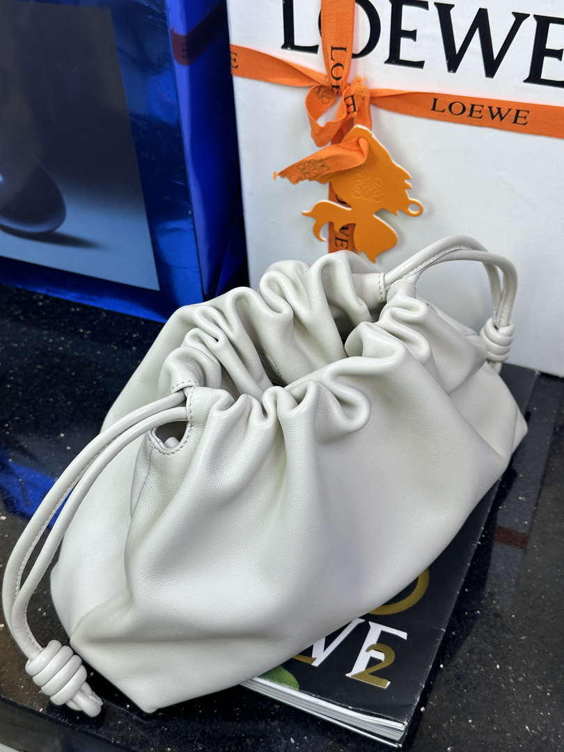 Loewe A411FCRX02 Medium Flamenco purse in mellow nappa lambskin L9020