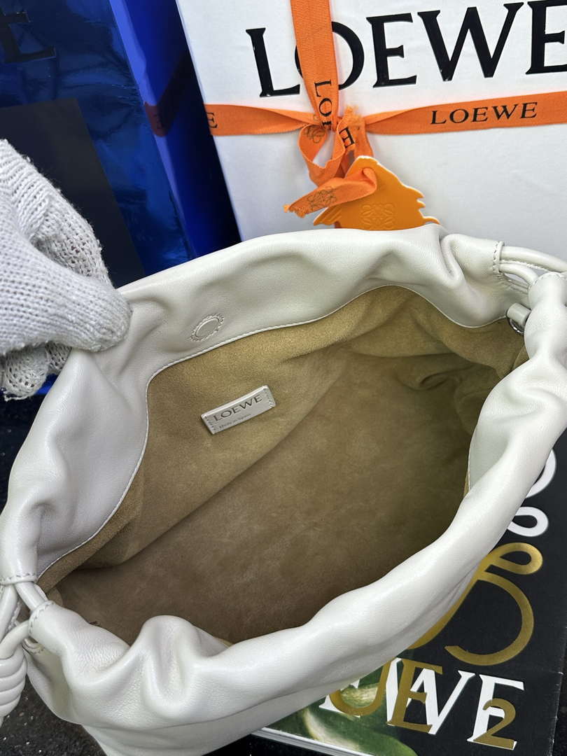 Loewe A411FCRX02 Medium Flamenco purse in mellow nappa lambskin L9020