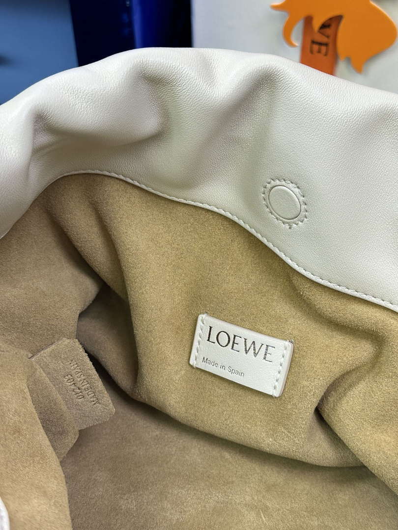 Loewe A411FCRX02 Medium Flamenco purse in mellow nappa lambskin L9020