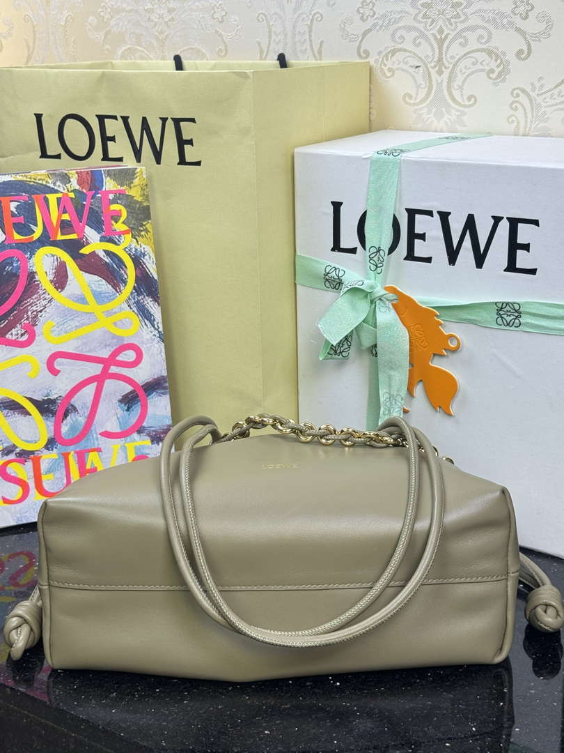 Loewe A411FCRX02 Medium Flamenco purse in mellow nappa lambskin L9021