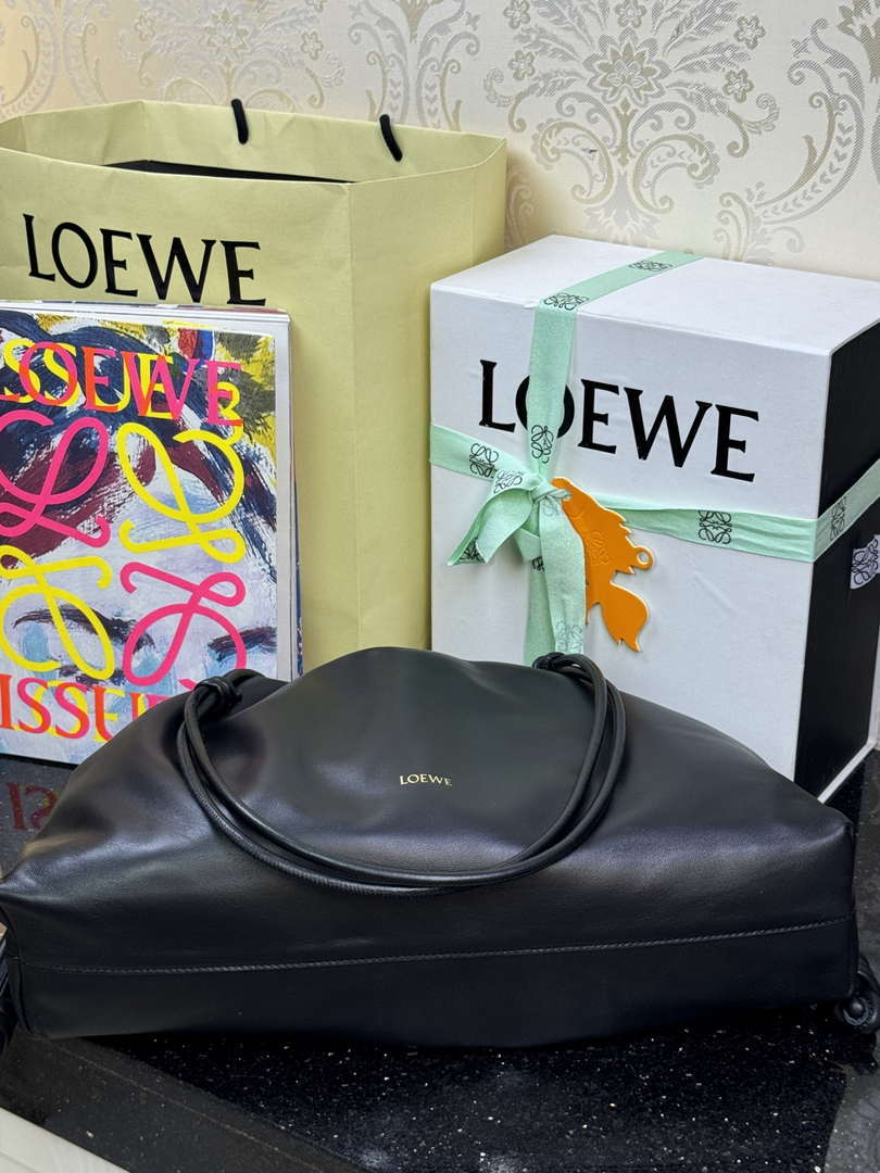 Loewe A411FPDX01 Large Flamenco purse in mellow nappa lambskin L9013