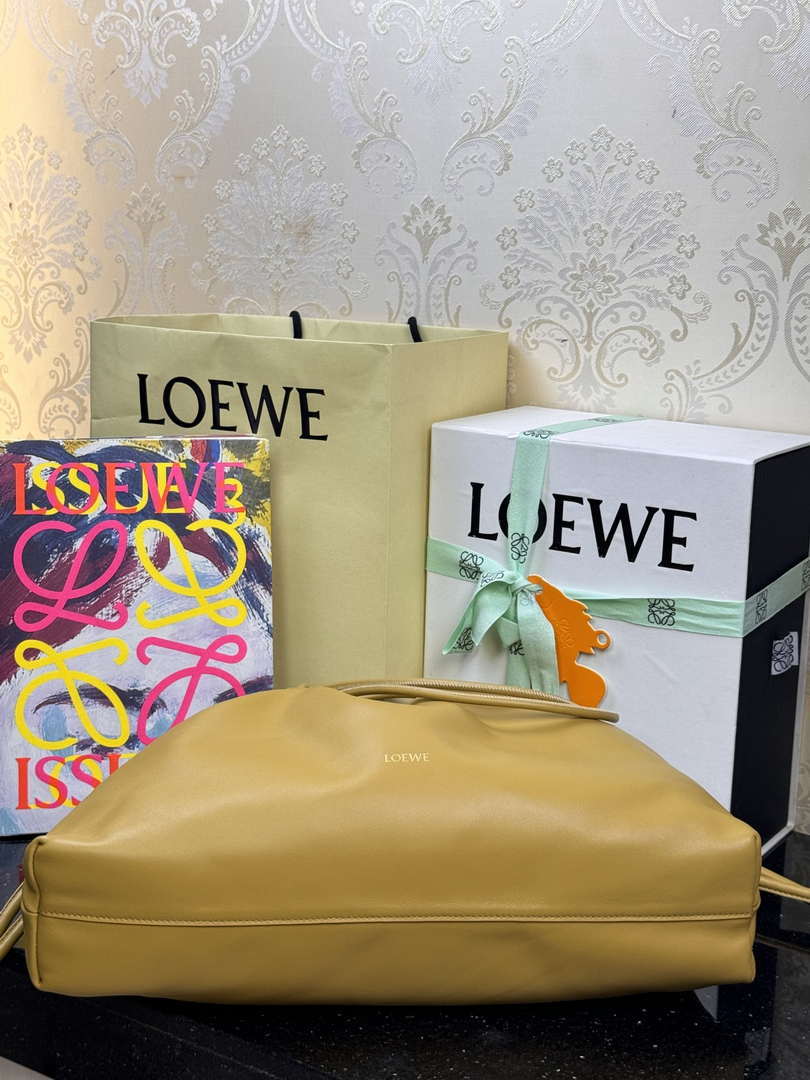 Loewe A411FPDX01 Large Flamenco purse in mellow nappa lambskin L9014