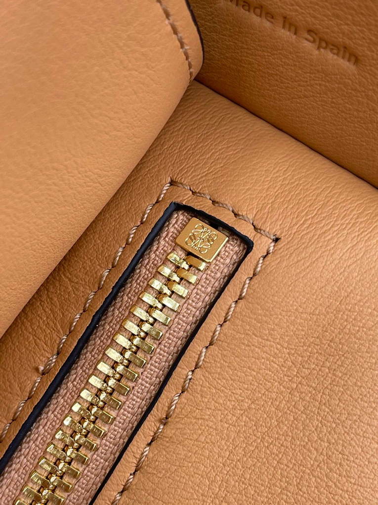 Loewe  A510J67X01 Puzzle Hobo Bag in Nappa Calfskin Warm Desert