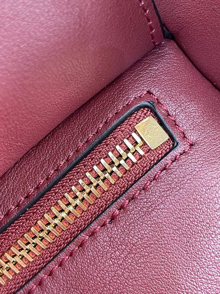 Loewe  A510J67X01 Puzzle Hobo Bag in Nappa Calfskin Wine Red