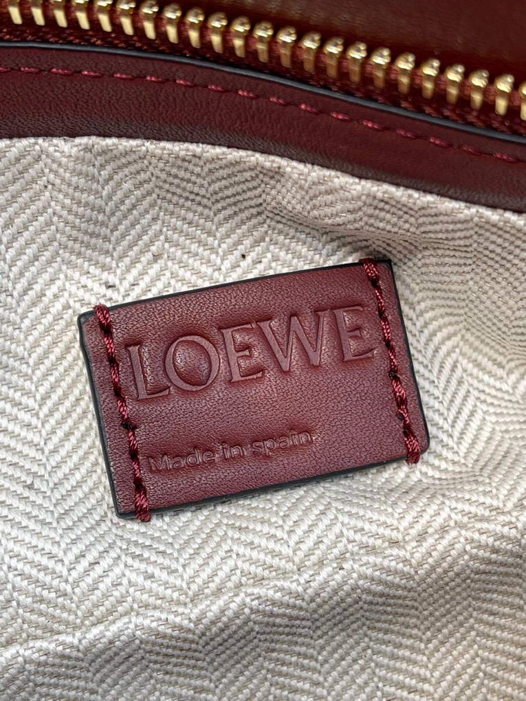 Loewe  A510J67X01 Puzzle Hobo Bag in Nappa Calfskin Wine Red