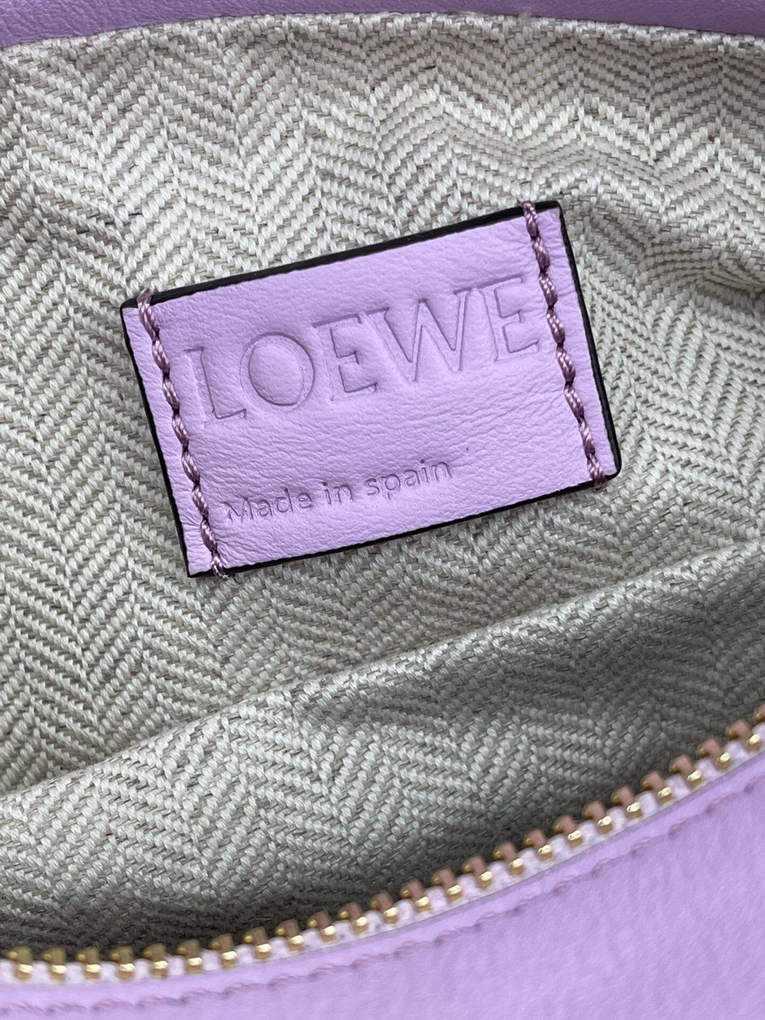 Loewe  A510J67X01 Puzzle Hobo Bag in Nappa Calfskin Bloom Orchid