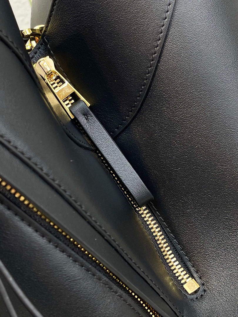 LOEWE A538S35X51 Lsmall hammock bag in soft grained calfskin Black