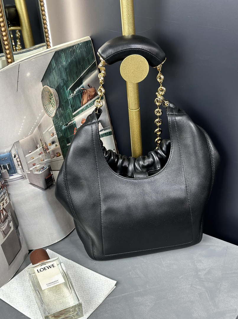 Loewe A914NCHX01 Small Squeeze bag in nappa lambskin Black