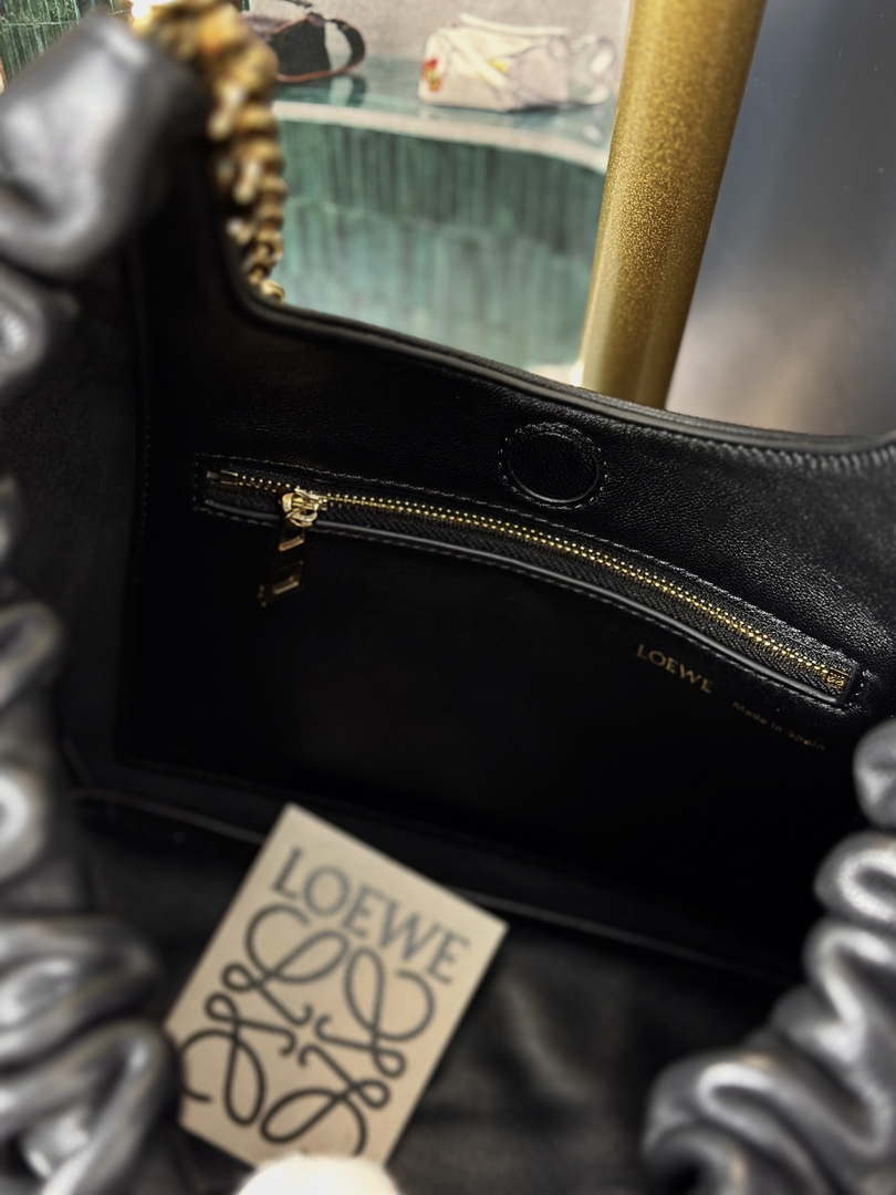 Loewe A914NCHX01 Small Squeeze bag in nappa lambskin Black