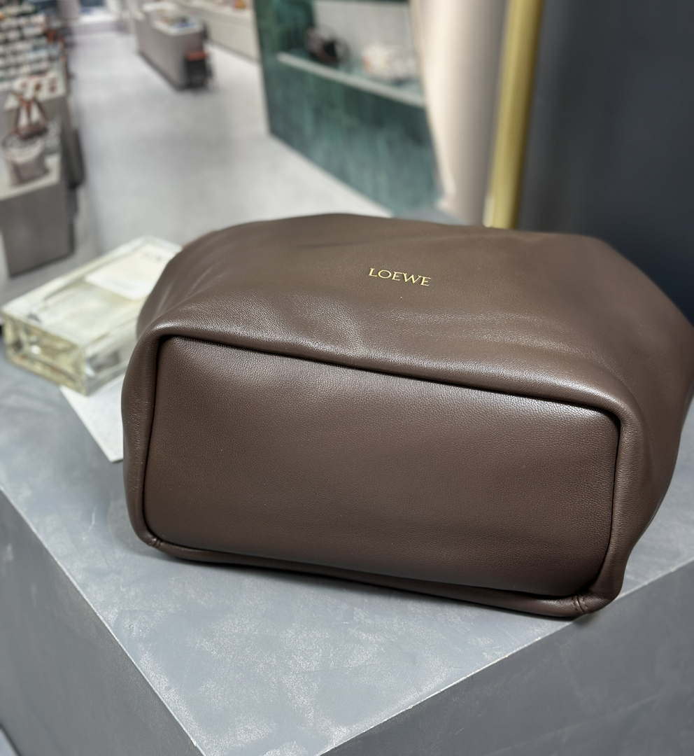 Loewe A914NCHX01 Small Squeeze bag in nappa lambskin Brown