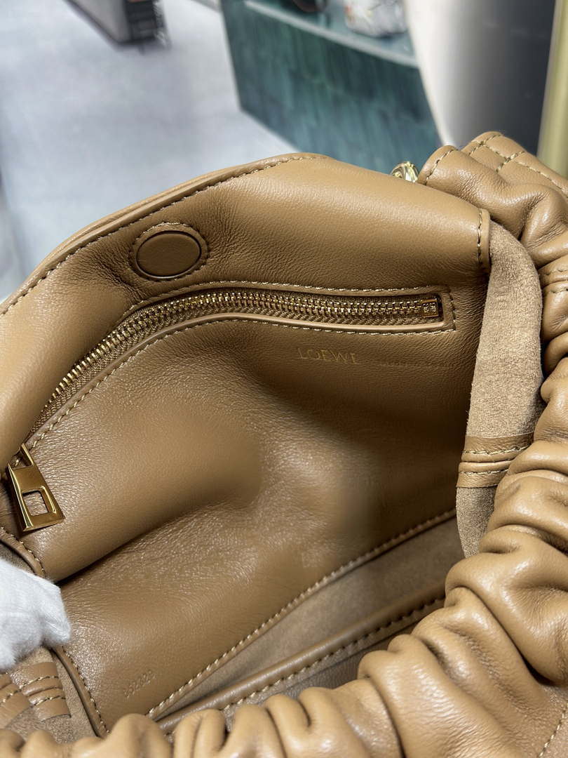 Loewe A914NCHX01 Small Squeeze bag in nappa lambskin Oak