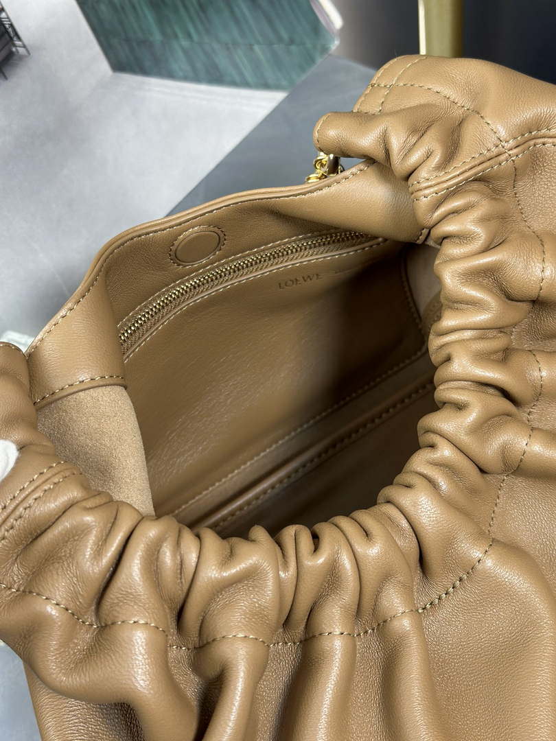 Loewe A914NCHX01 Small Squeeze bag in nappa lambskin Oak