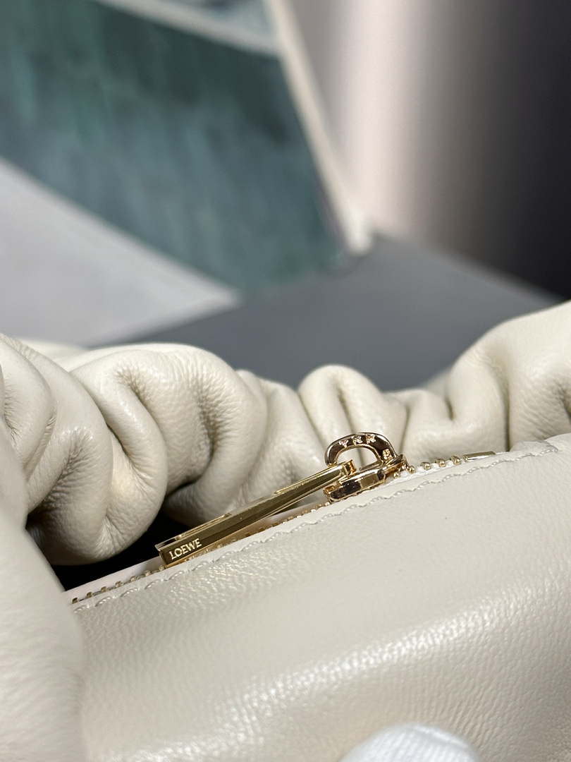 Loewe A914NCHX01 Small Squeeze bag in nappa lambskin White