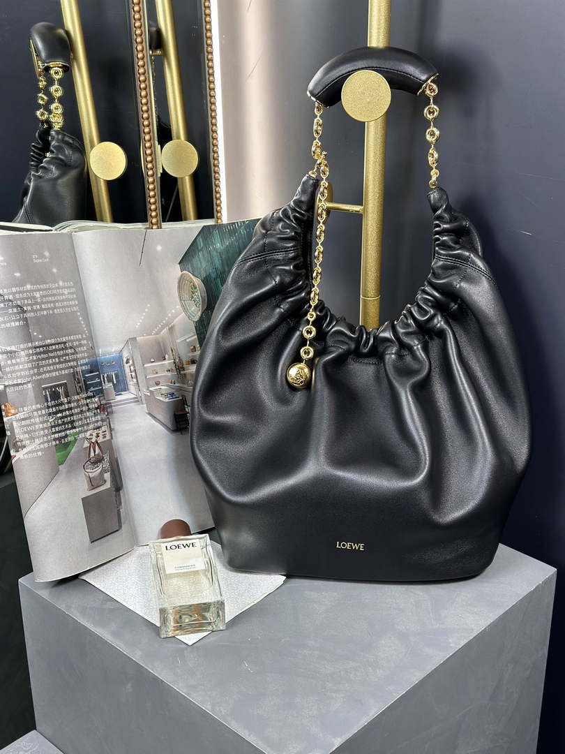 Loewe A914Q37X01 Medium Squeeze bag in nappa lambskin Black