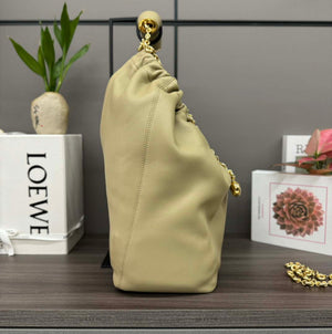 Loewe A914Q37X01 Medium Squeeze bag in nappa lambskin Clay Green - Default Title - View 2